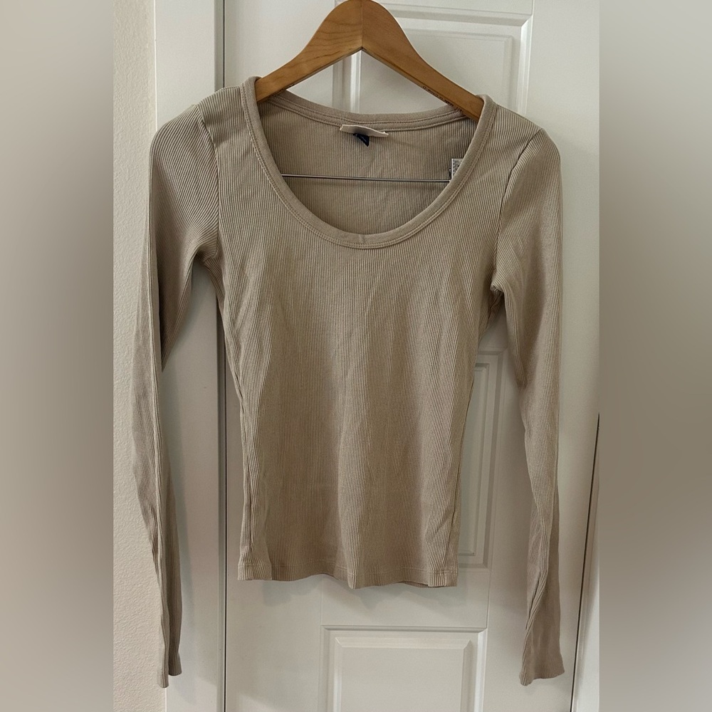 Universal Thread Tan Fitted Long Sleeve Blouse